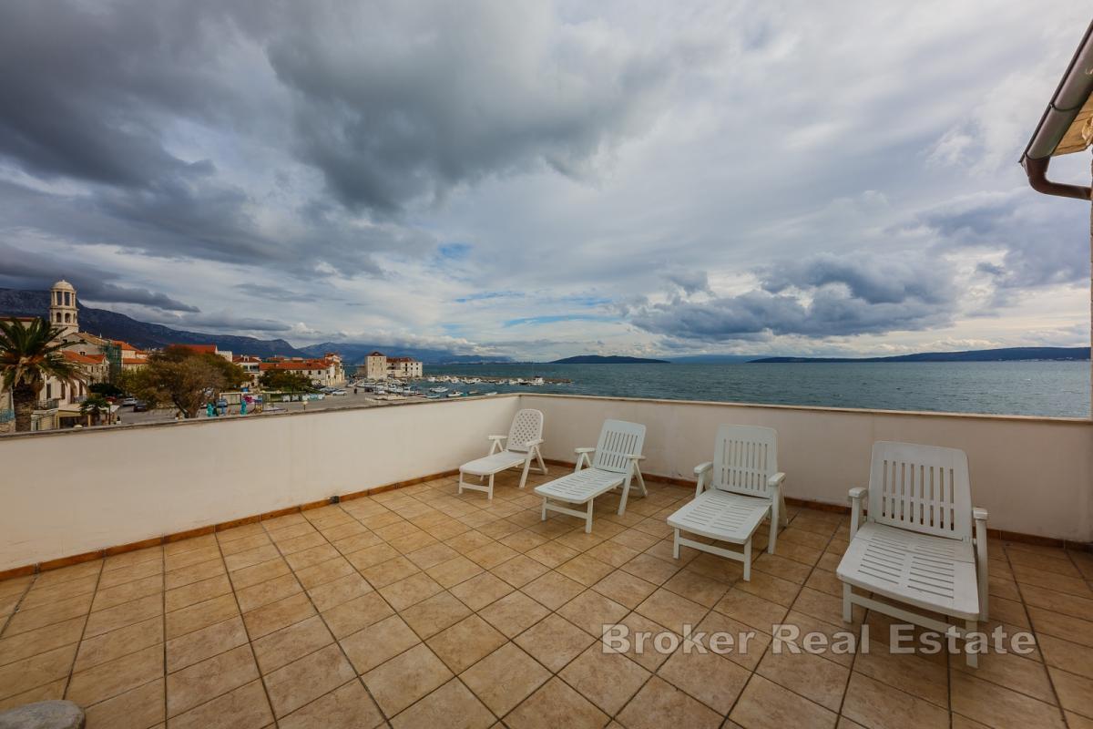 Maison en pierre à rénover en bord de mer