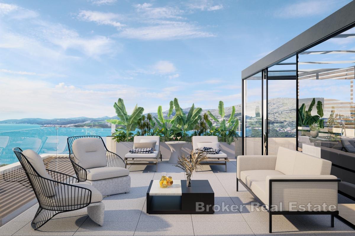 Einzigartige Penthouse-Wohnung mit Dachterrasse in erster Meeresreihe