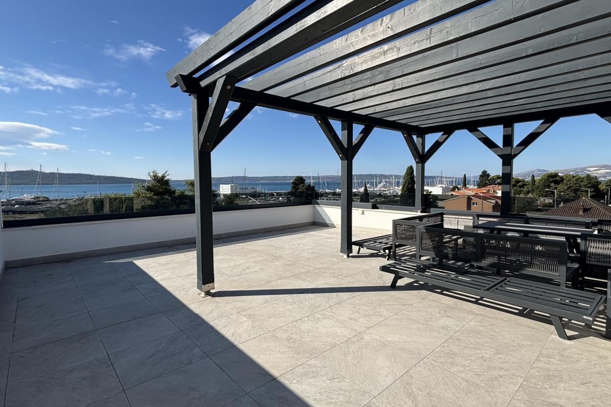 001-2035-291-Kastela-Penthouse-with-roof-terrace-and-an-open-sea-view-for-sale