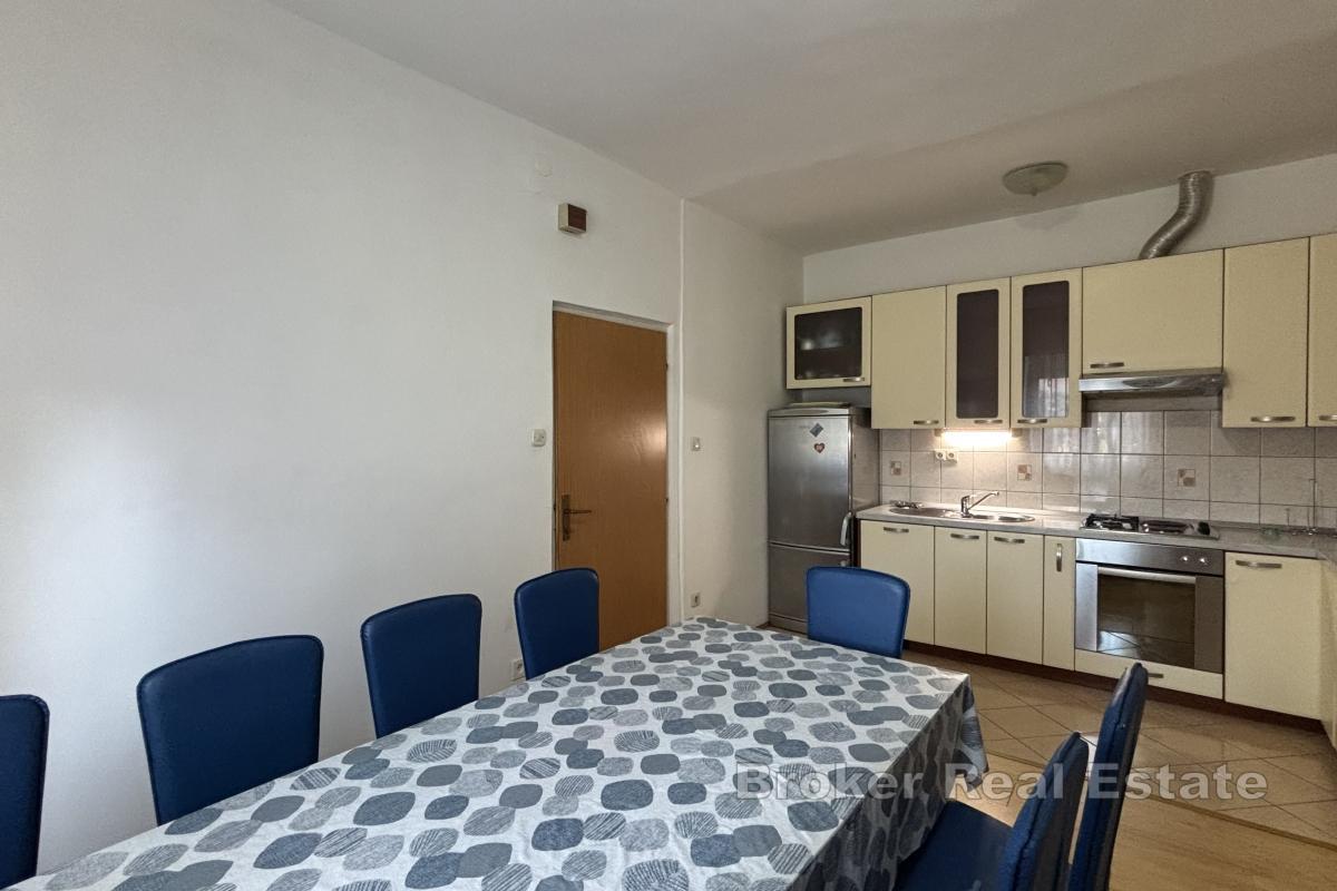 Hus til renovering med havutsikt
