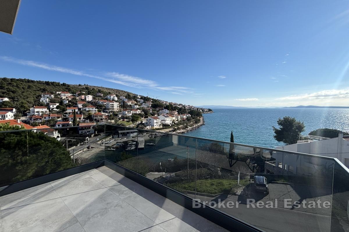Luksusowy apartament typu penthouse z basenem i widokiem na morze