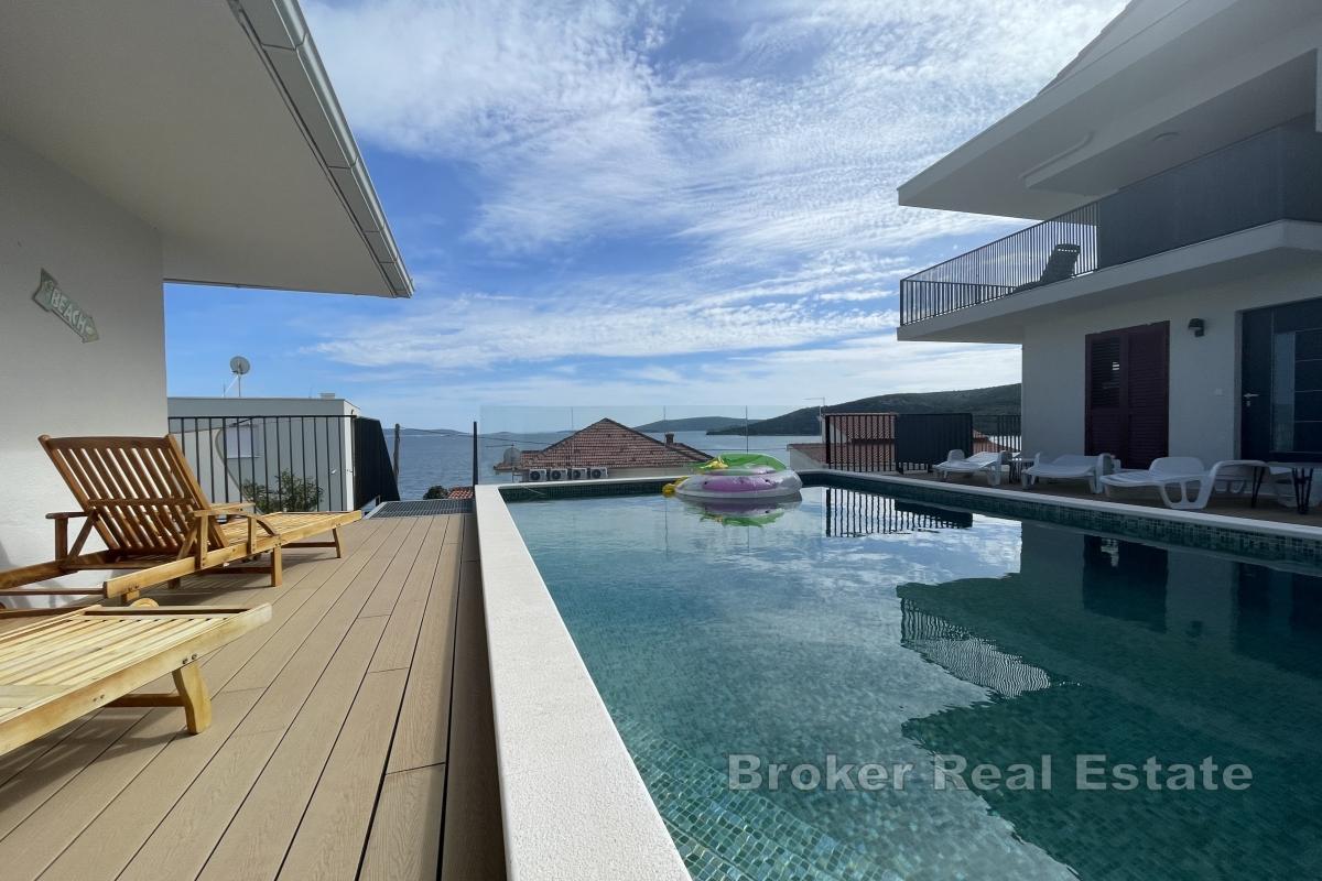 Moderne Wohnung mit Pool in Meeresnähe