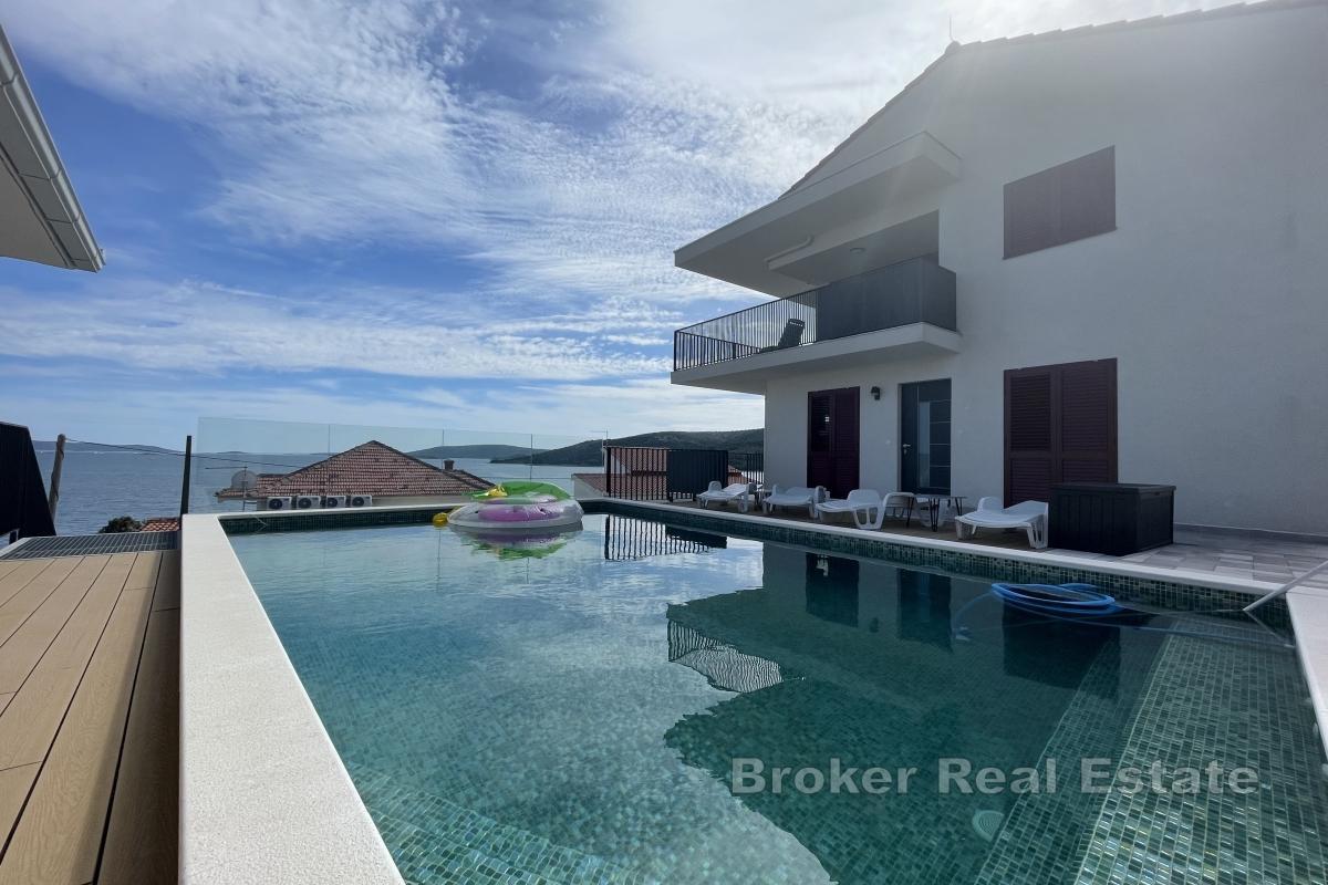 Moderne Wohnung mit Pool in Meeresnähe