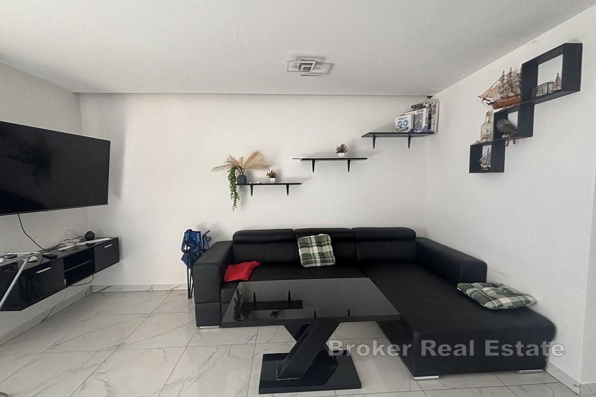 Modernes Familienhaus mit Pool