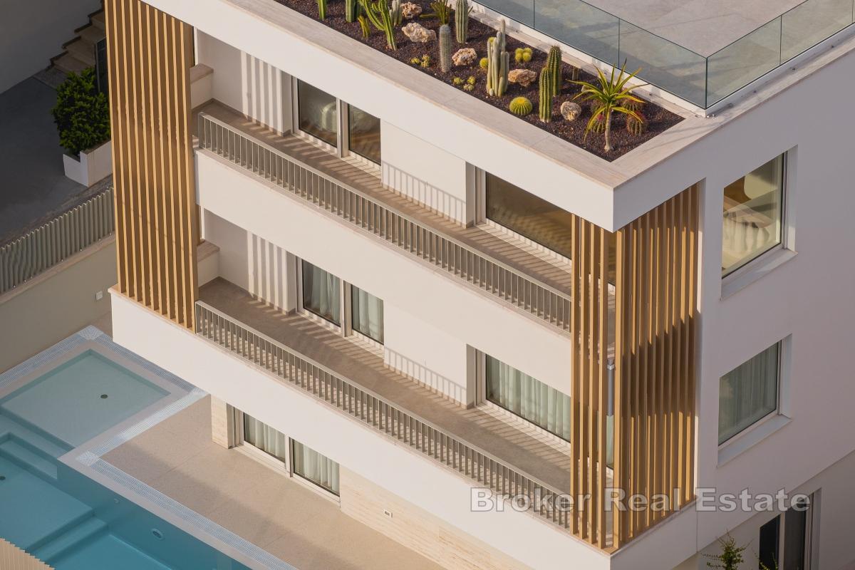Exklusive Wohnung mit Pool und Meerblick