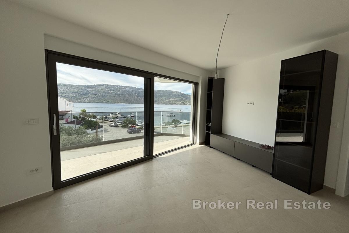 Dvoupokojový penthouse apartmán v první řadě u moře