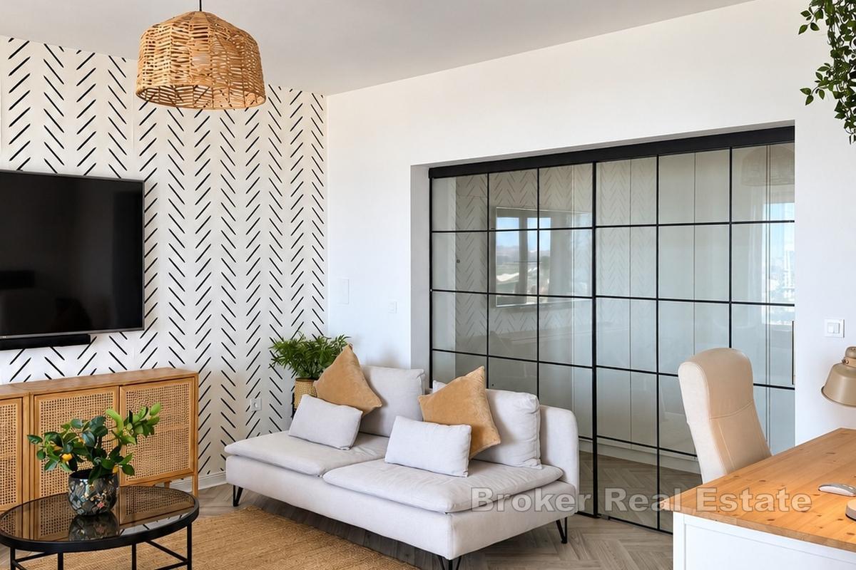 Moderne, geräumige Wohnung mit Meerblick