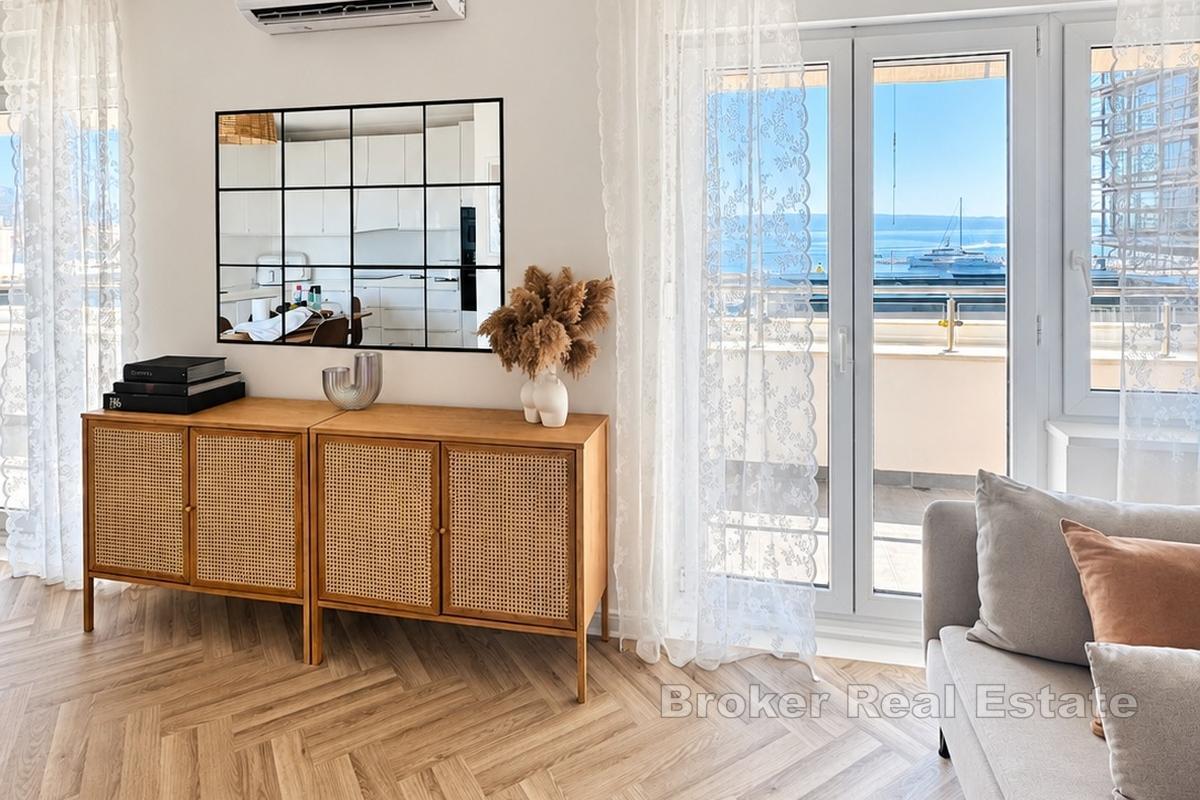 Moderne, geräumige Wohnung mit Meerblick
