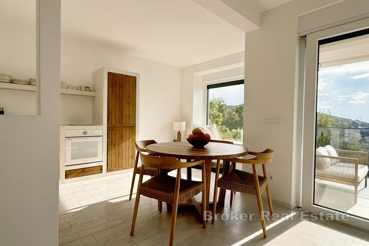 Nowoczesny apartament typu penthouse w nowym budynku z basenem