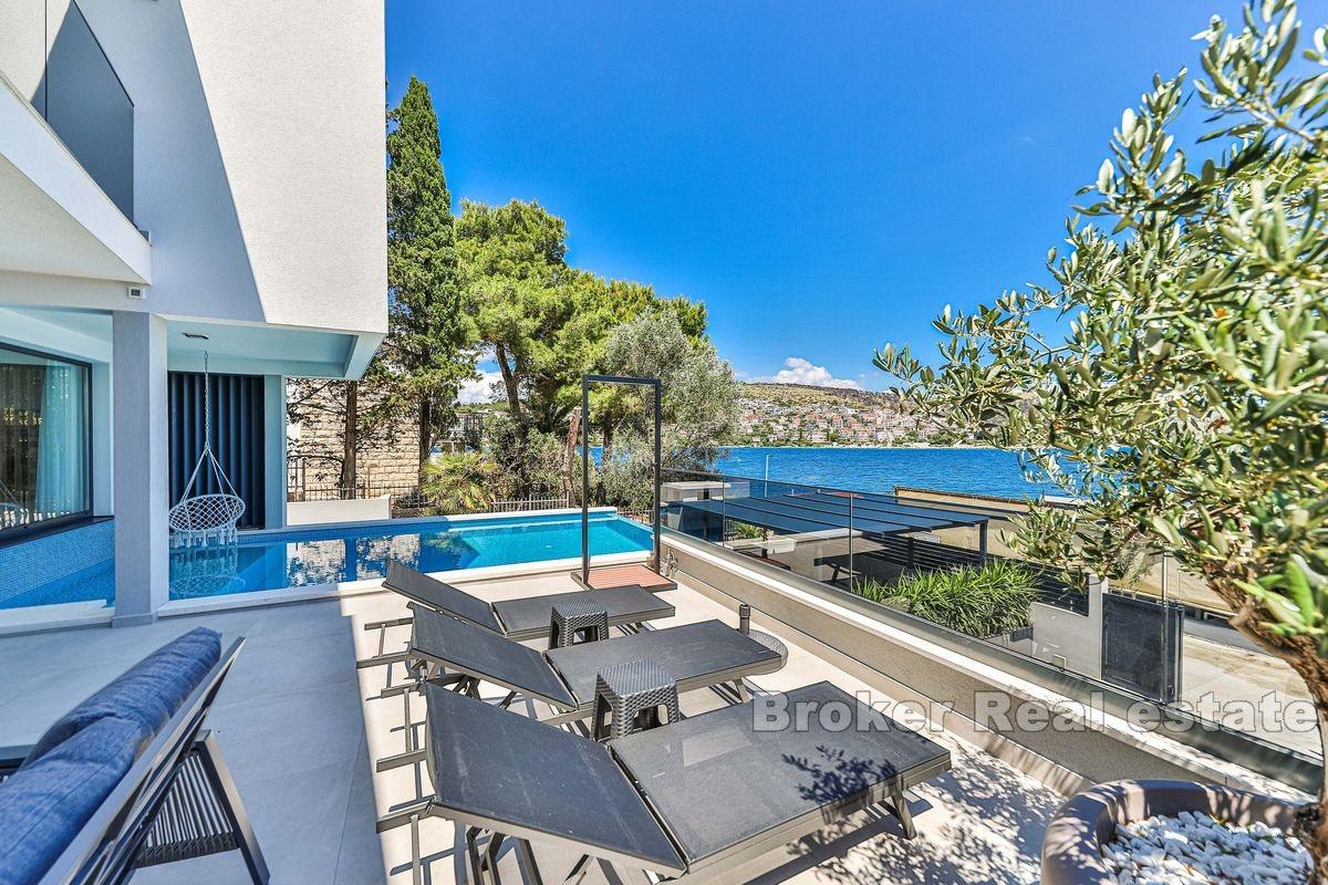 Villa en construction au premier rang de la mer