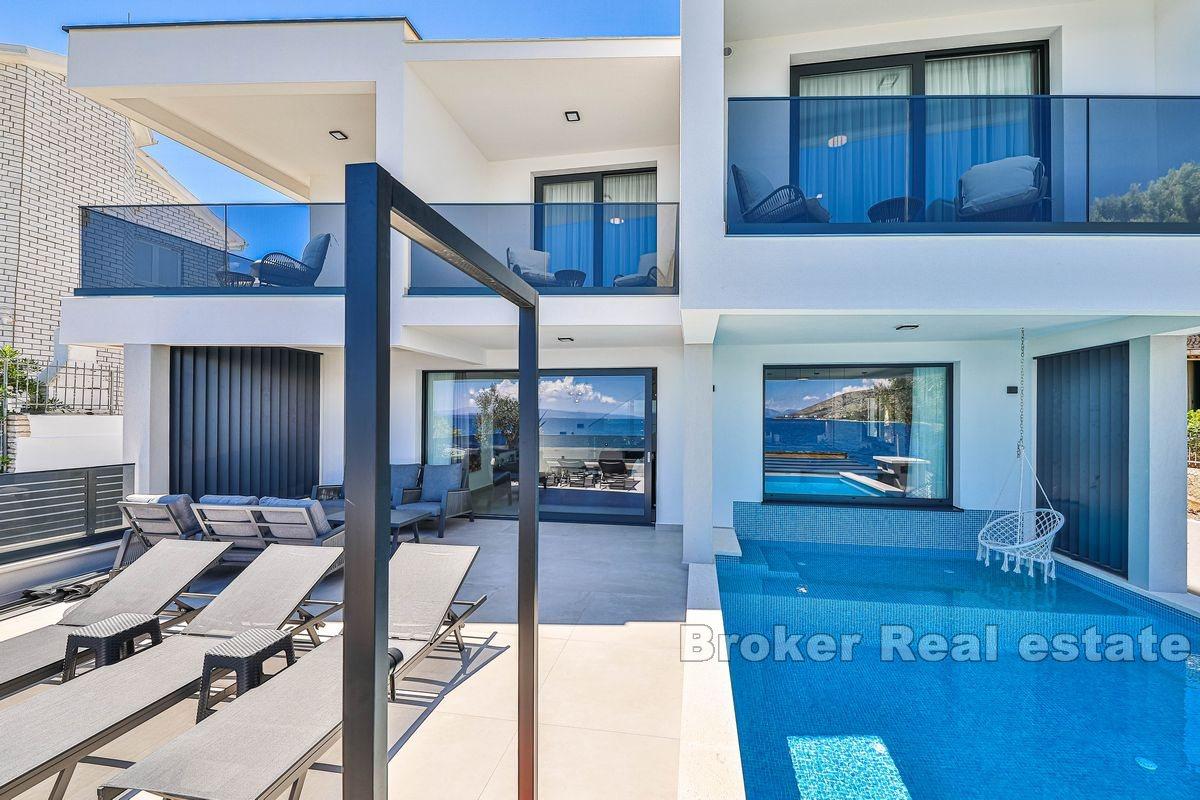 Villa en construction au premier rang de la mer