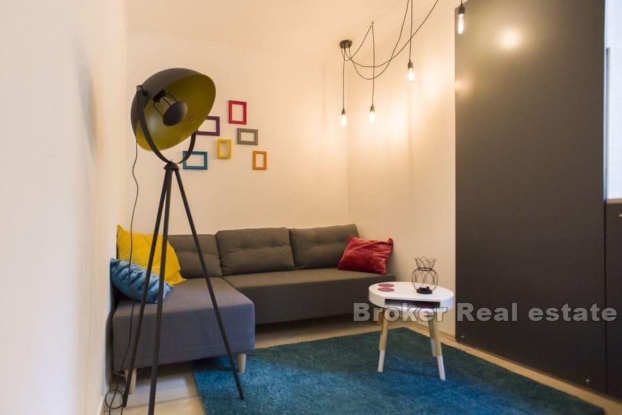Three bedrooms-units