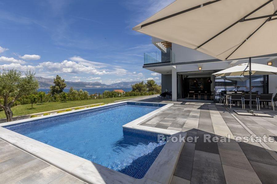 Moderne Villa mit Meerblick
