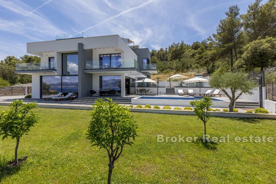 Moderne Villa mit Meerblick