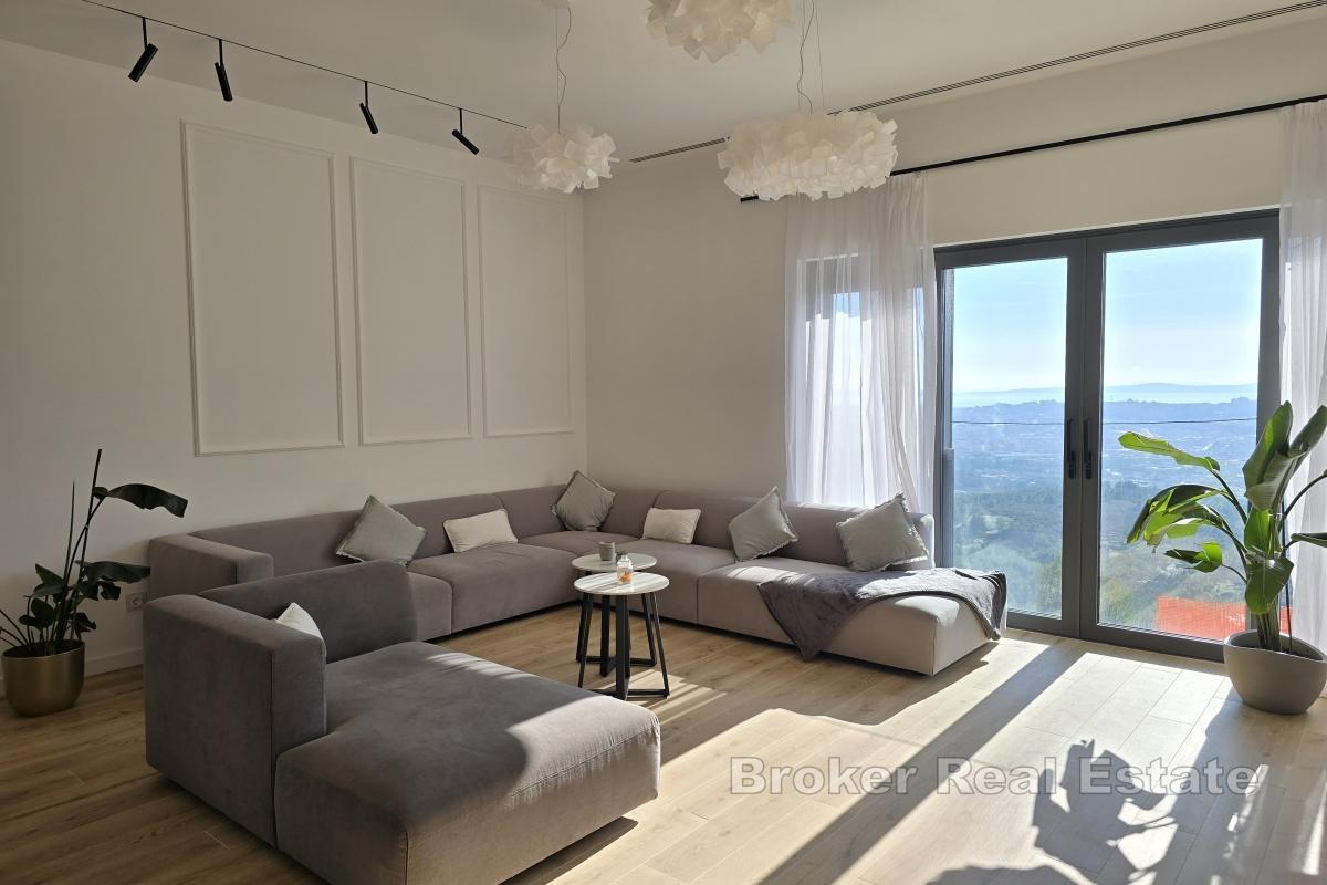 Moderne Villa mit Pool und Meerblick