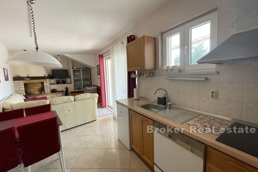 Appartamento con vista mare e piscina