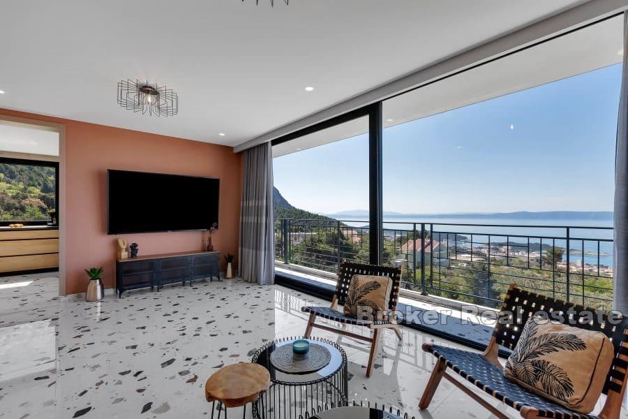 Villa con piscina e vista mare aperta