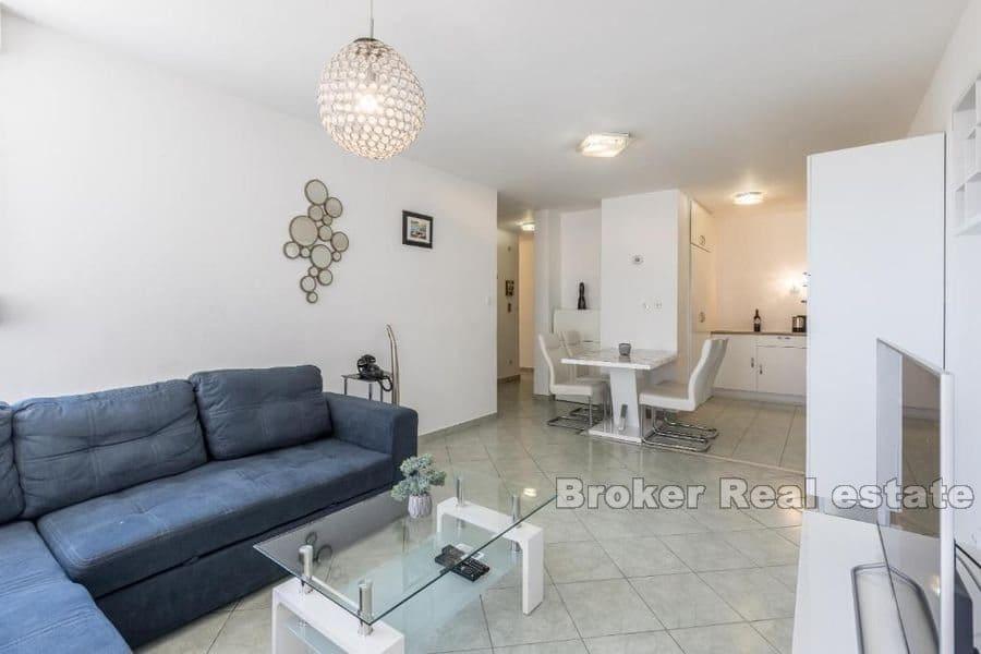 Mertojak, Dvoupokojový apartmán s výhledem na moře