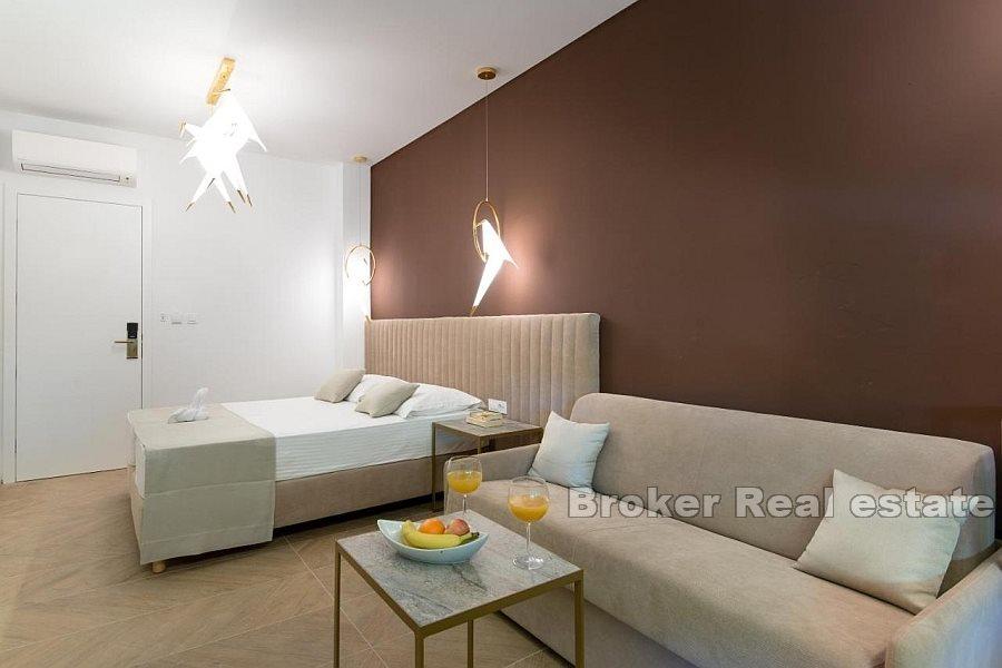 Modern eingerichtete Zimmer