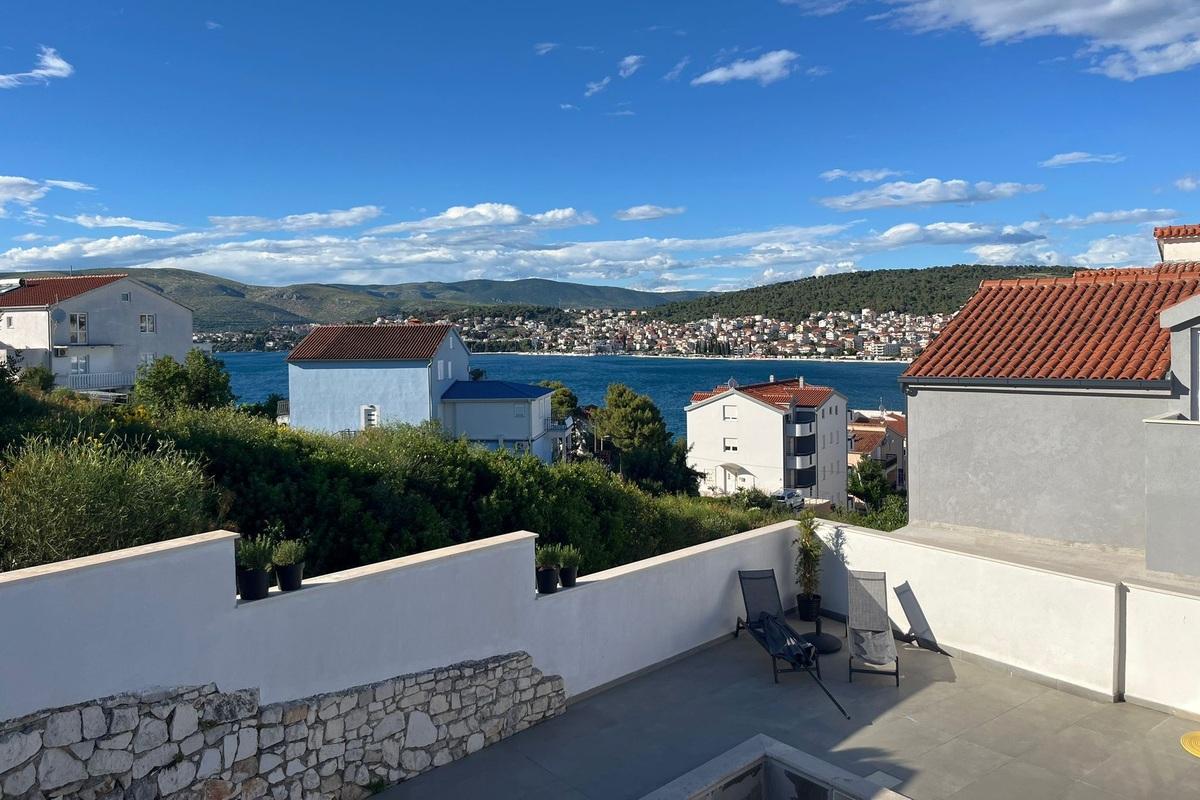 Samostojeća vila s bazenom