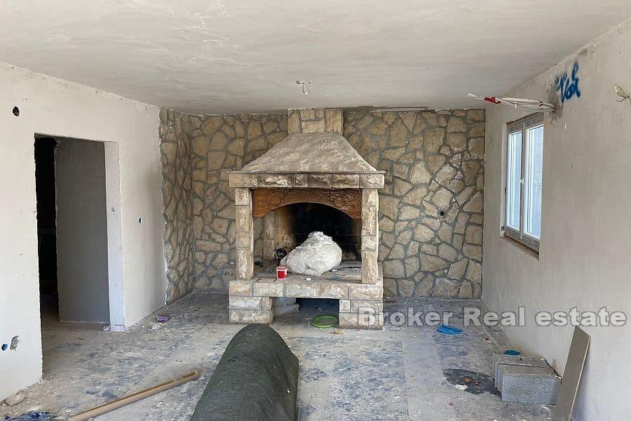 Villa with pool in high Rohbau condition
