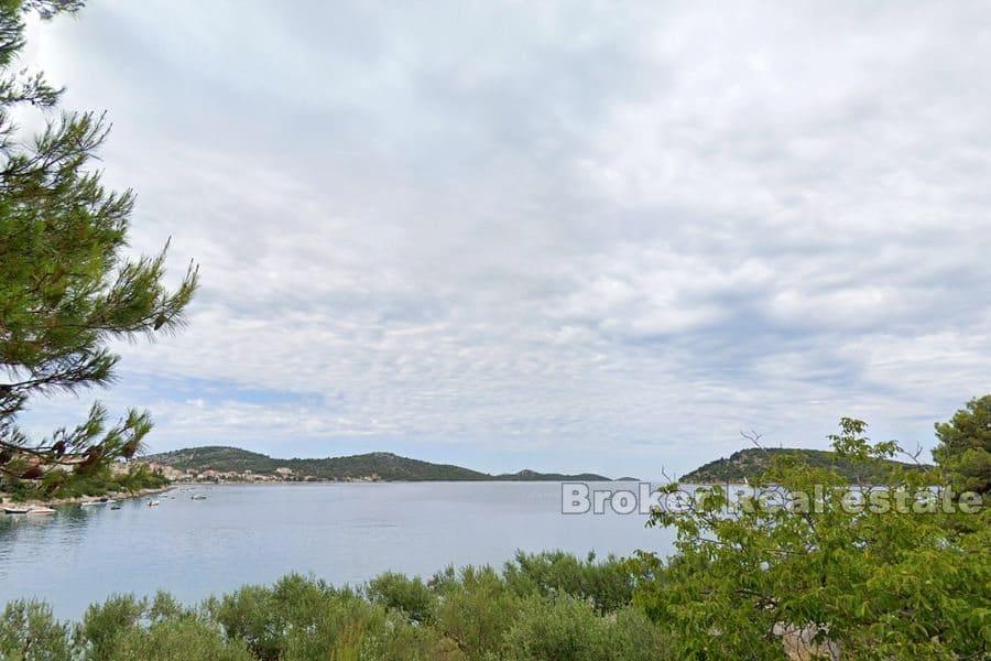 Building plot with sea view