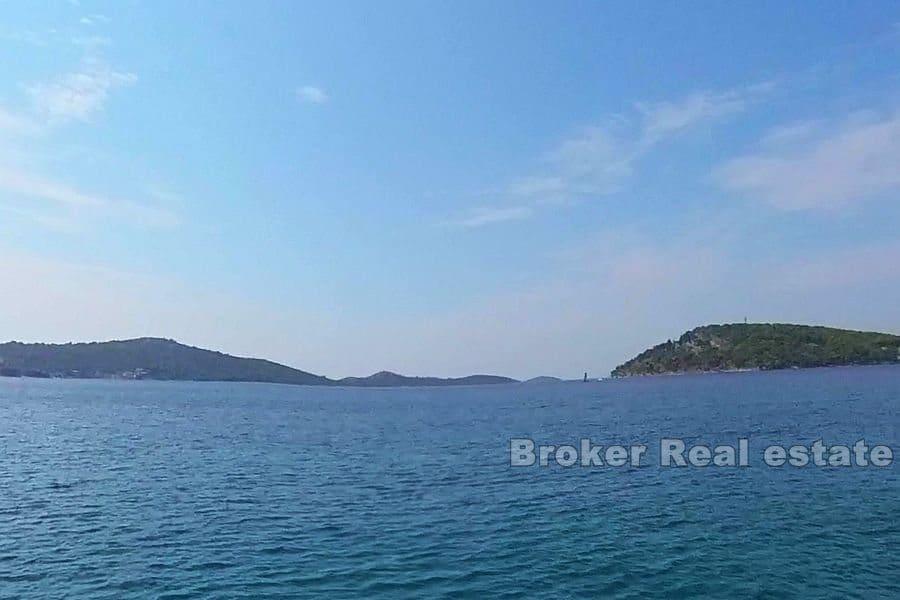 Building plot with sea view