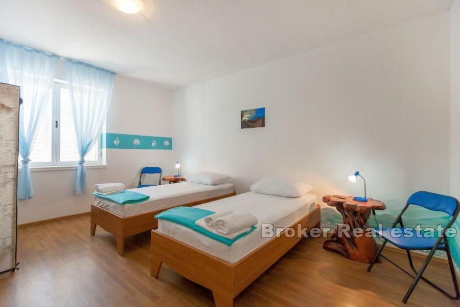 Una bella casa con un ampio giardino