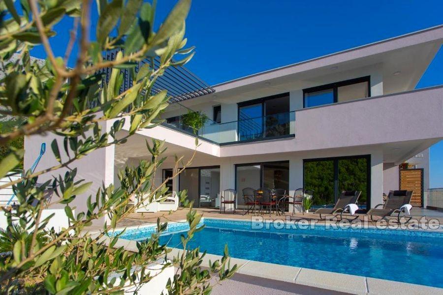 Moderne Villa mit Meerblick