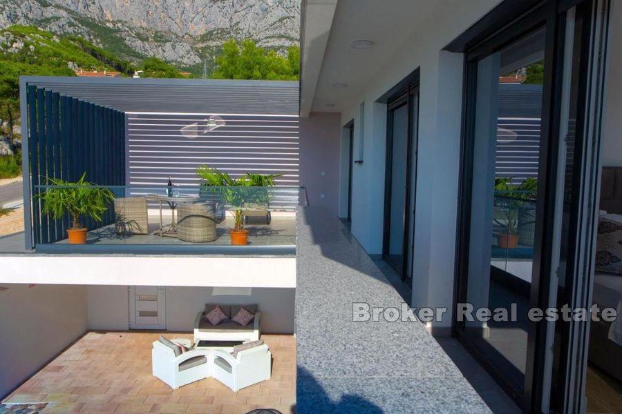 Moderne Villa mit Meerblick