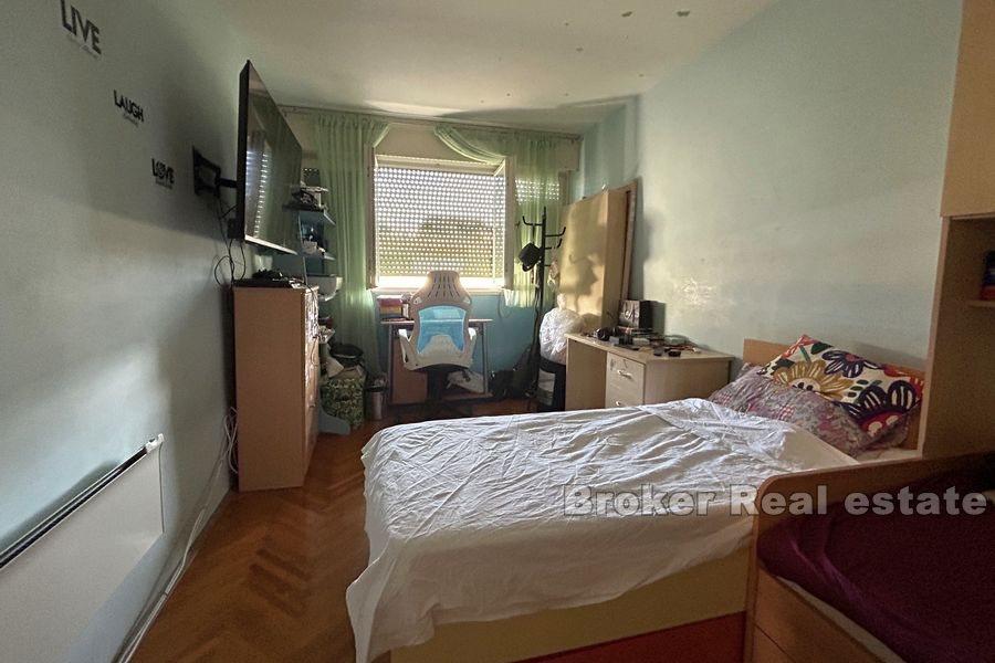 Sukoišan - Bel appartement dans le centre plus large