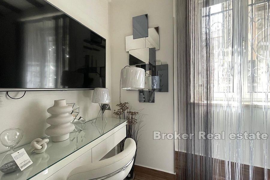 Luxurious apartment with three units