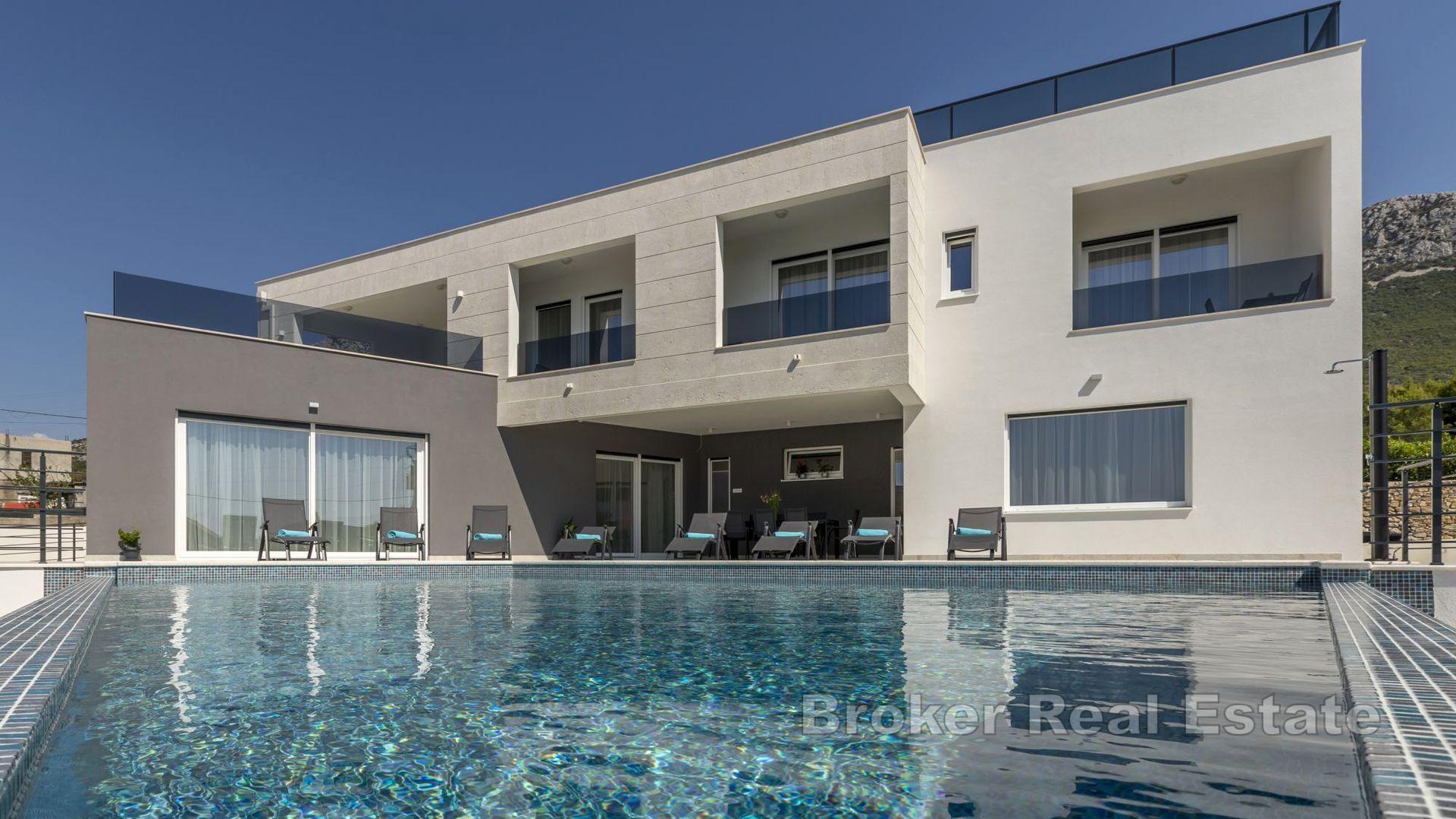 Villa mit Pool und wunderschönem Meerblick