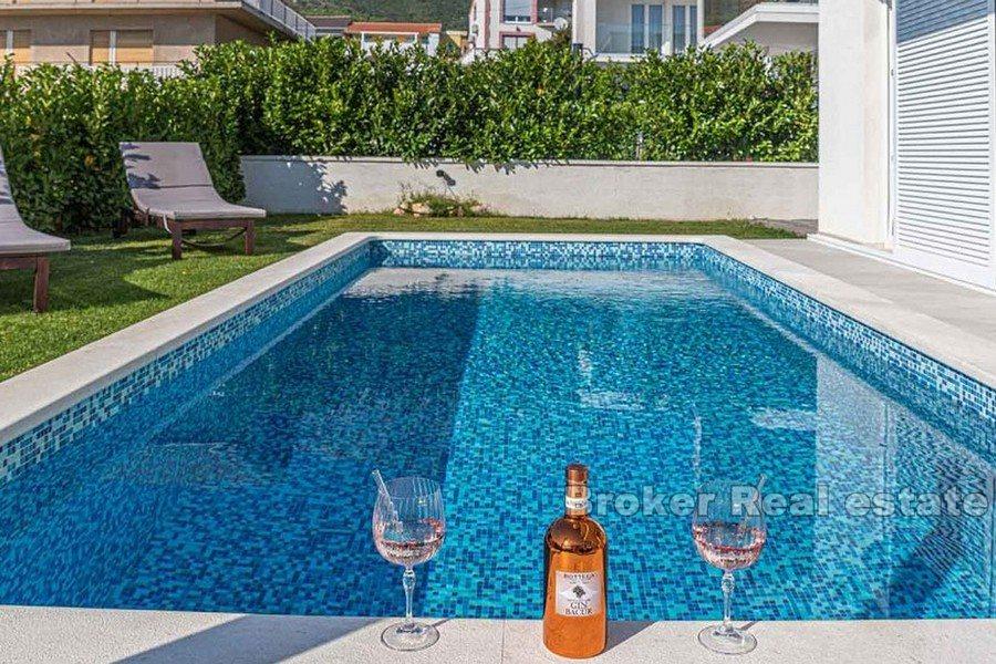 Luxusvilla mit Pool
