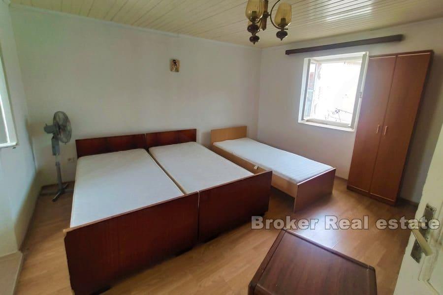 Apartmán v kamenném domě v centru Trogiru