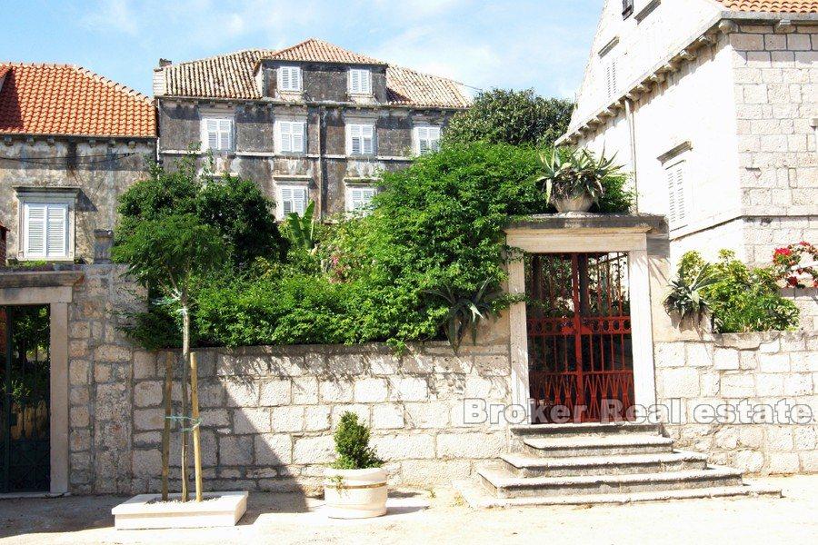 Villa en pierre du 18ème siècle