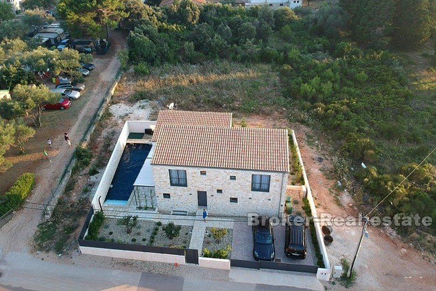 Villa mit Pool.