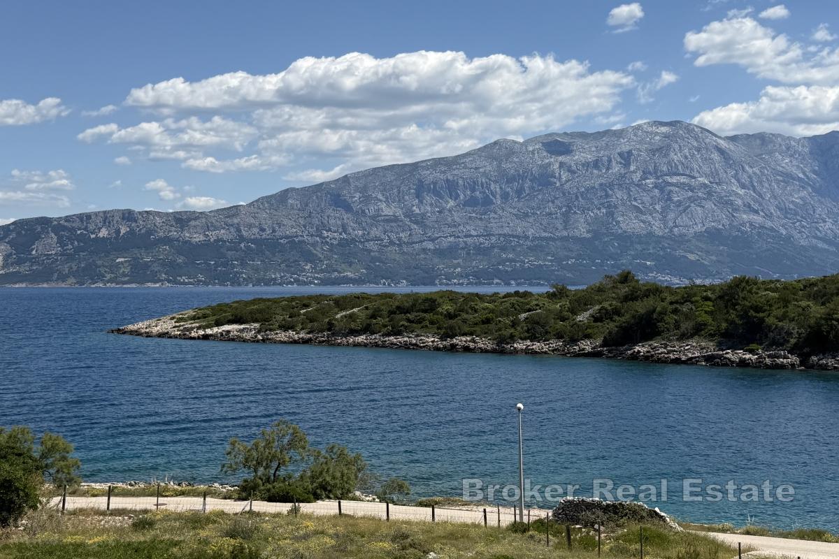 Casa con piscina e vista mare
