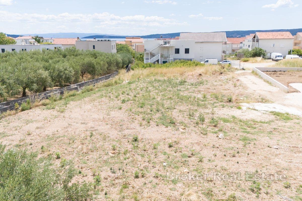 Interessante terreno edificabile con permesso di costruire in un contesto tranquillo