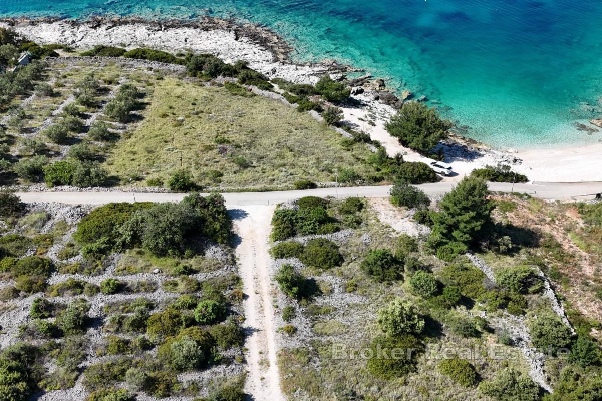 Terreno edificabile in seconda fila sul mare