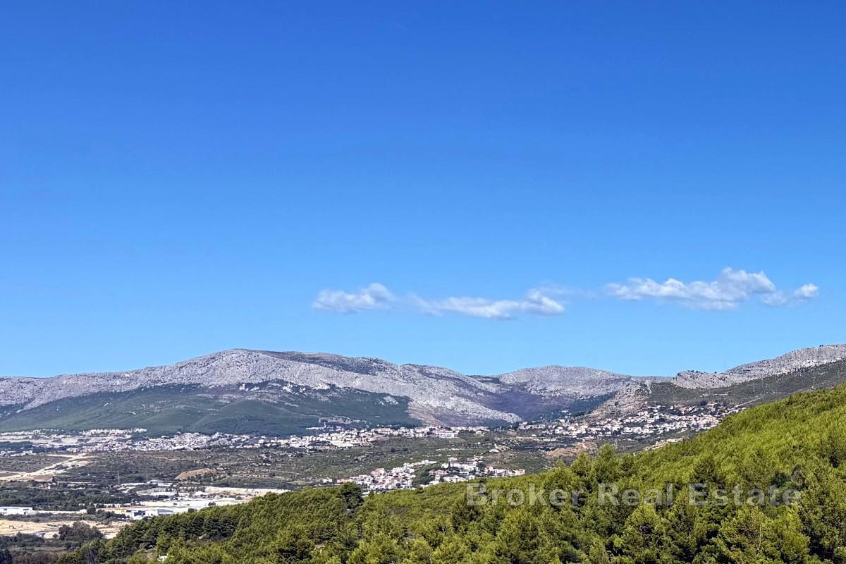 Terrain constructible avec vue imprenable sur la mer et les îles
