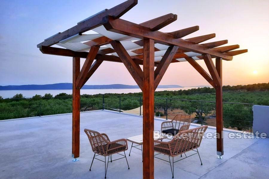 Casa con vista mare e piscina