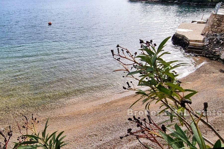 Casa al mare in una baia tranquilla