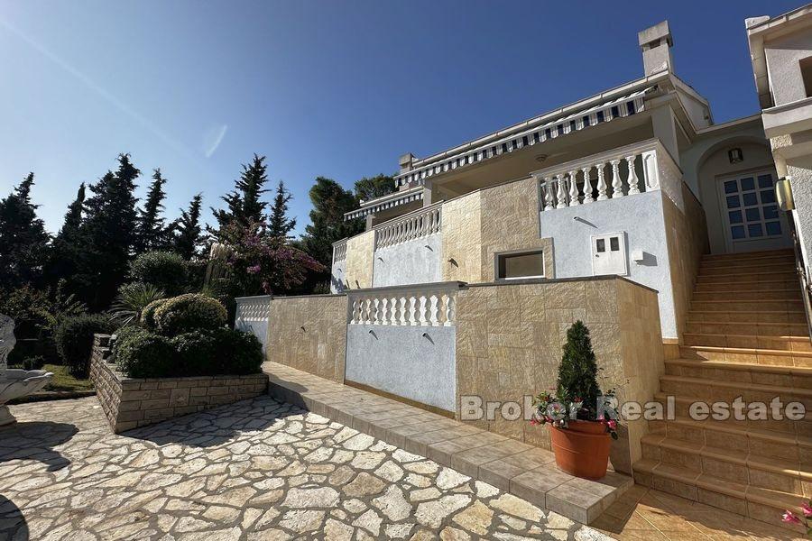 Elegantna vila blizu mora