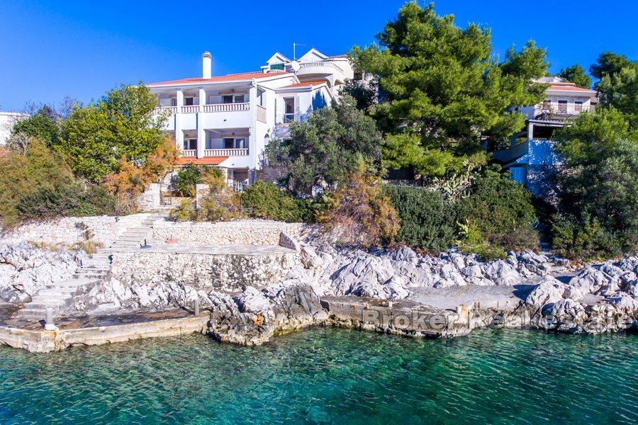 Casa con un bellissimo giardino