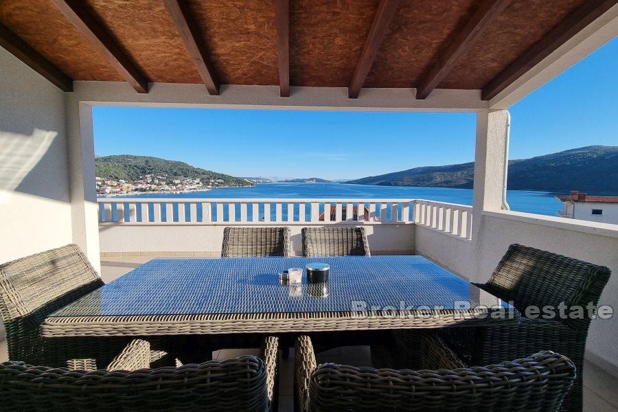 Apartmenthaus mit Meerblick