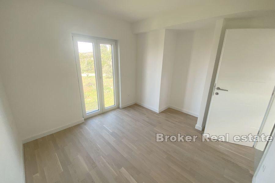 Penthouse ve druhé řadě k moři