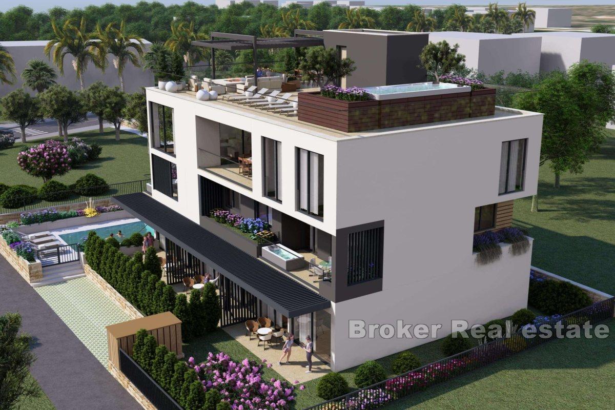 Neugebautes Penthouse mit Panoramablick aufs Meer