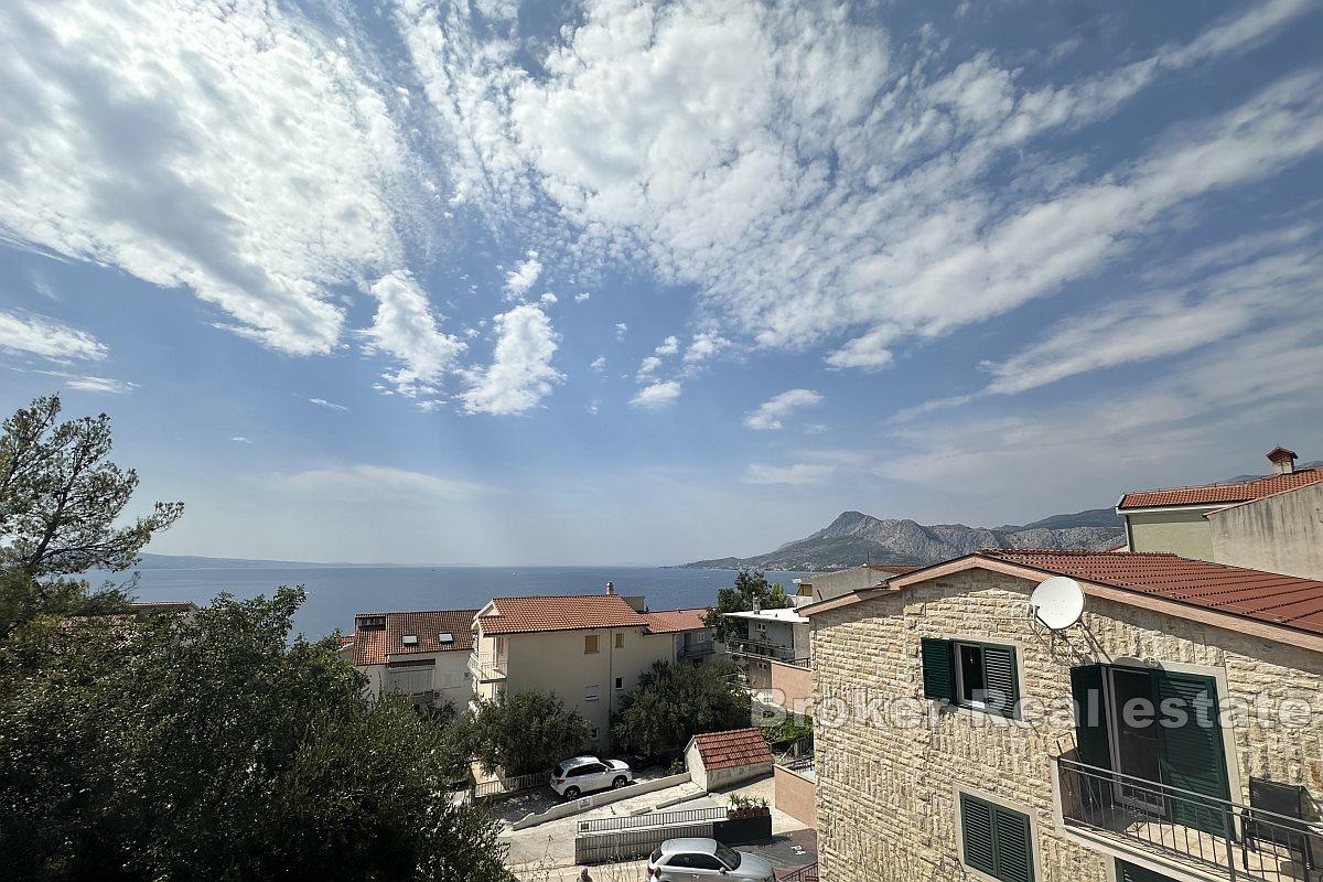 Edificio residenziale con una splendida vista sul mare vicino a Omiš
