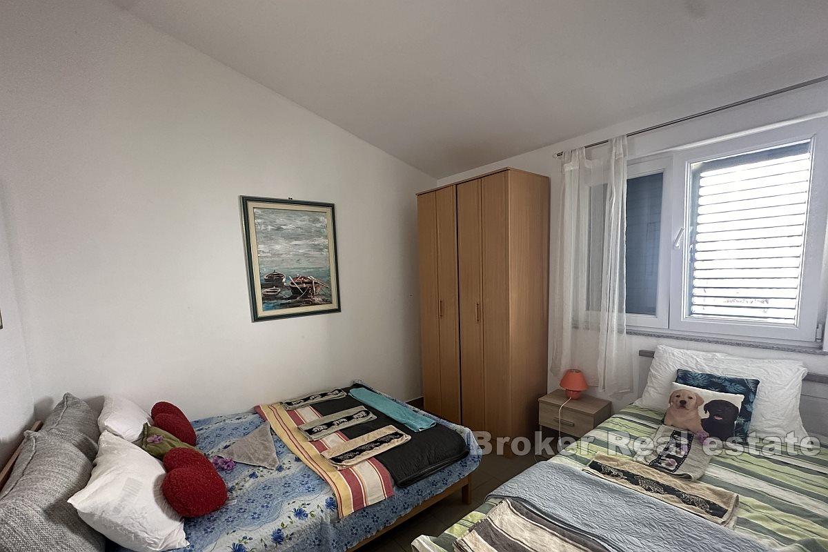 Edificio residenziale con una splendida vista sul mare vicino a Omiš